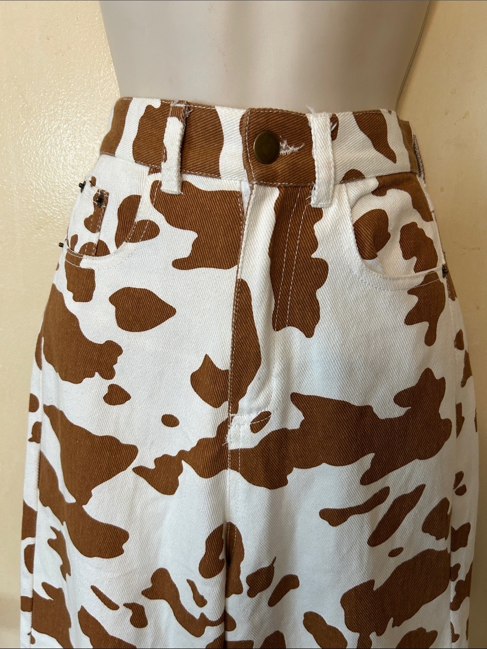 Shekou High-Rise Wide Leg Cow-Print Jeans in Brown/White size XS - Picture 2 of 8